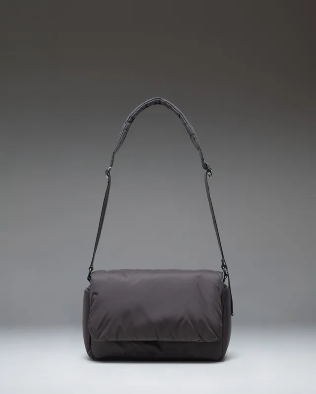 herschel-supply-cloudform-crossbody-lightweight-padded-sling-bag image 1
