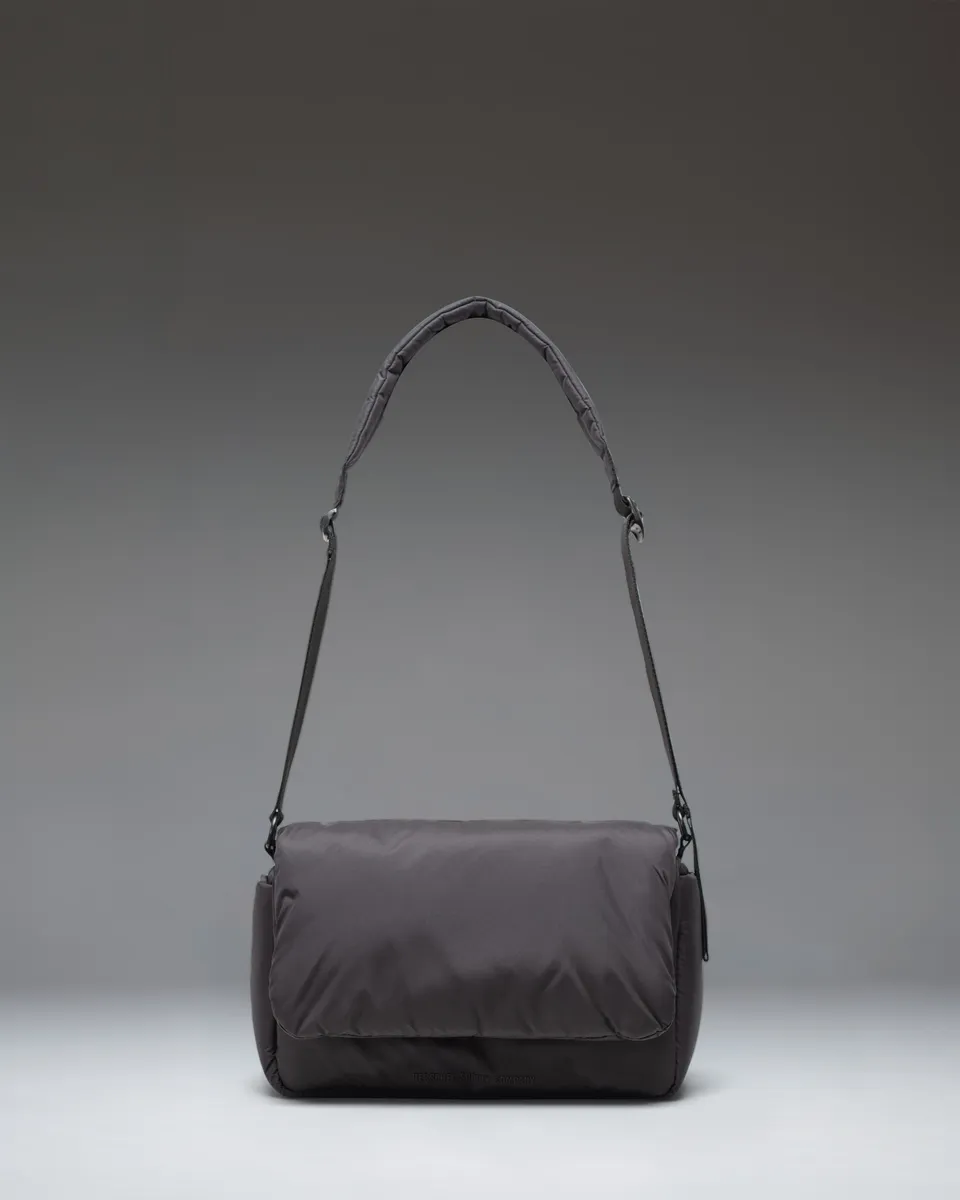 herschel-supply-cloudform-crossbody-lightweight-padded-sling-bag image 1