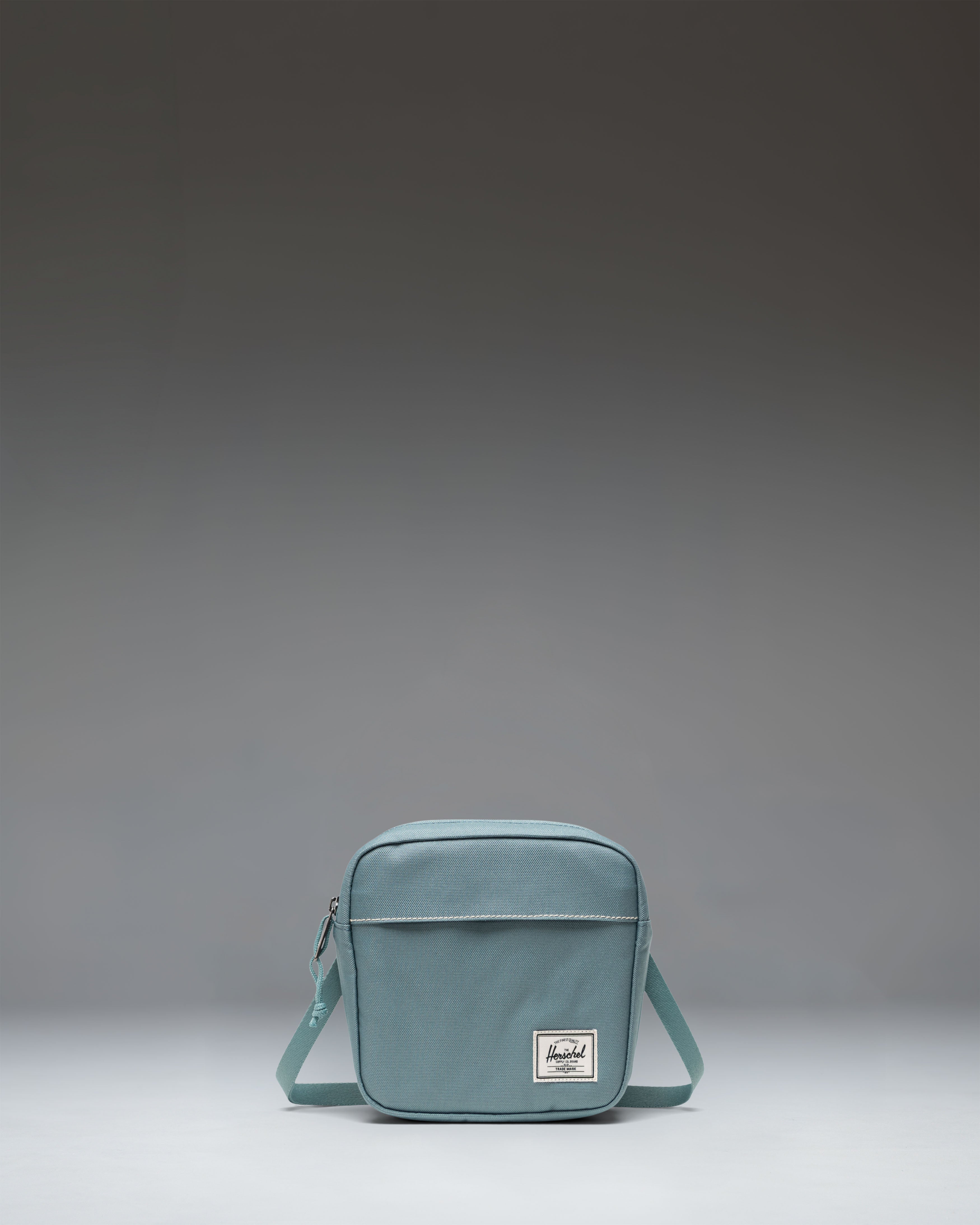 herschel-supply-classic-crossbody-compact-adjustable-strap-versatile image 8