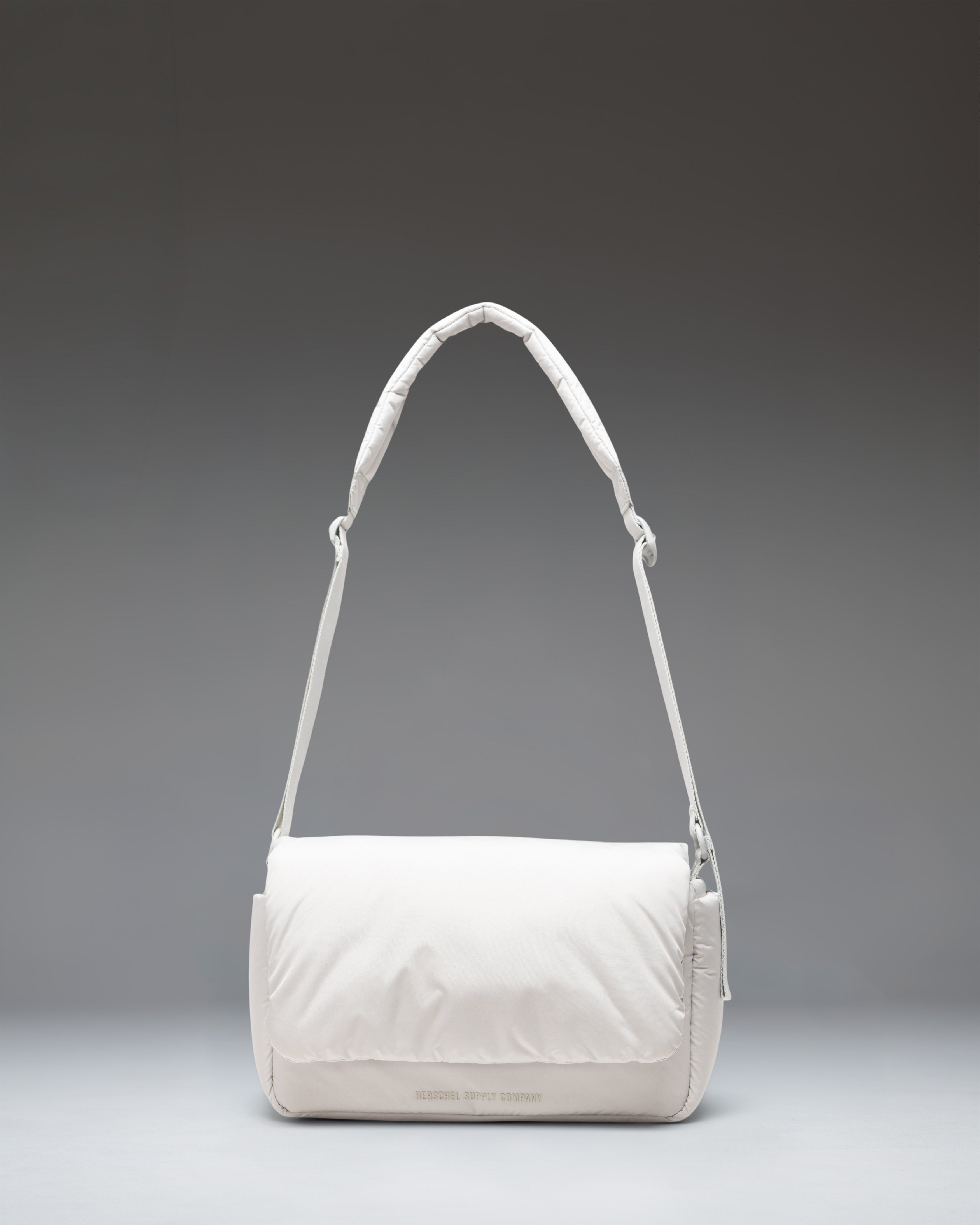 herschel-supply-cloudform-crossbody-lightweight-padded-sling-bag image 2