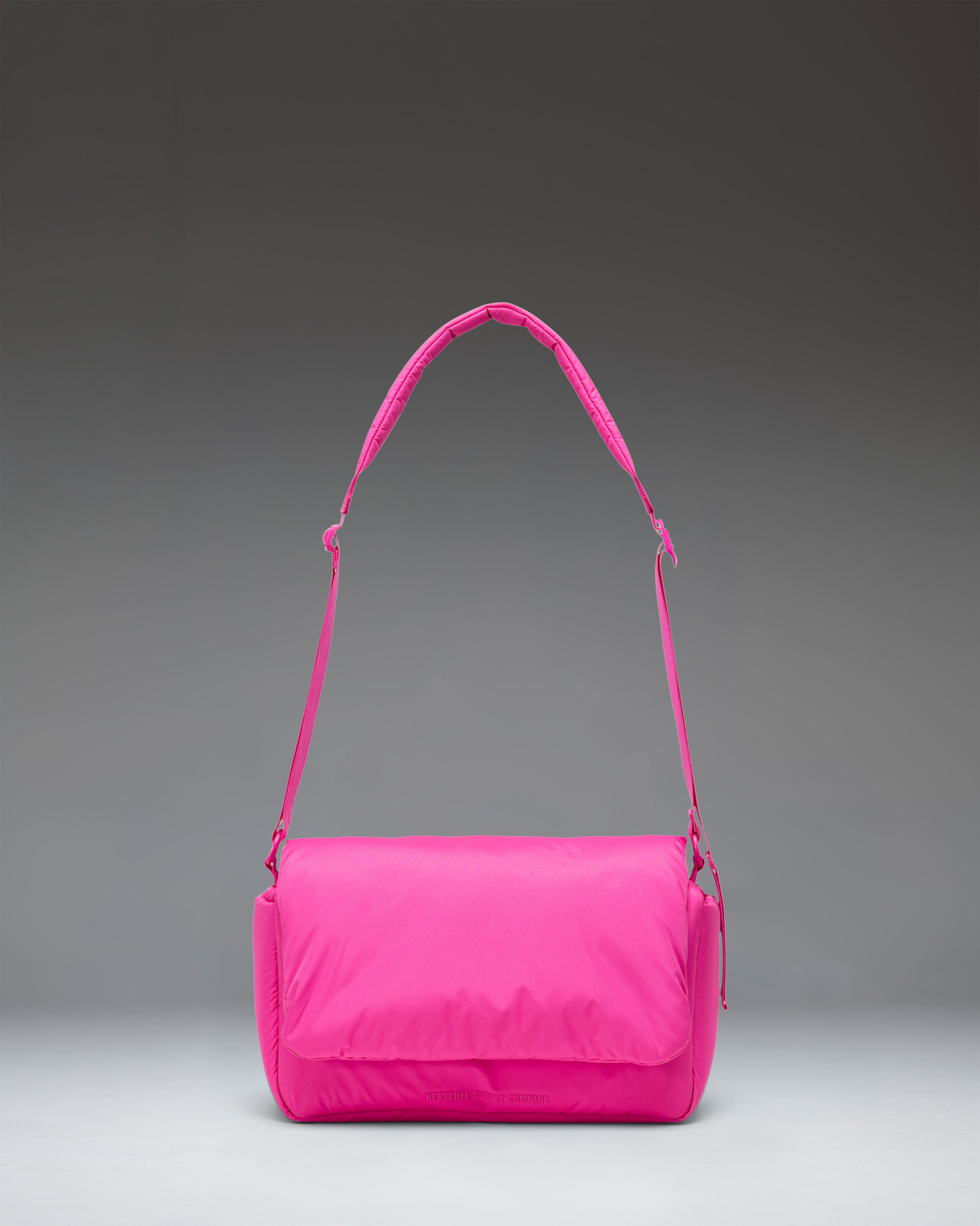 herschel-supply-cloudform-crossbody-lightweight-padded-sling-bag image 3