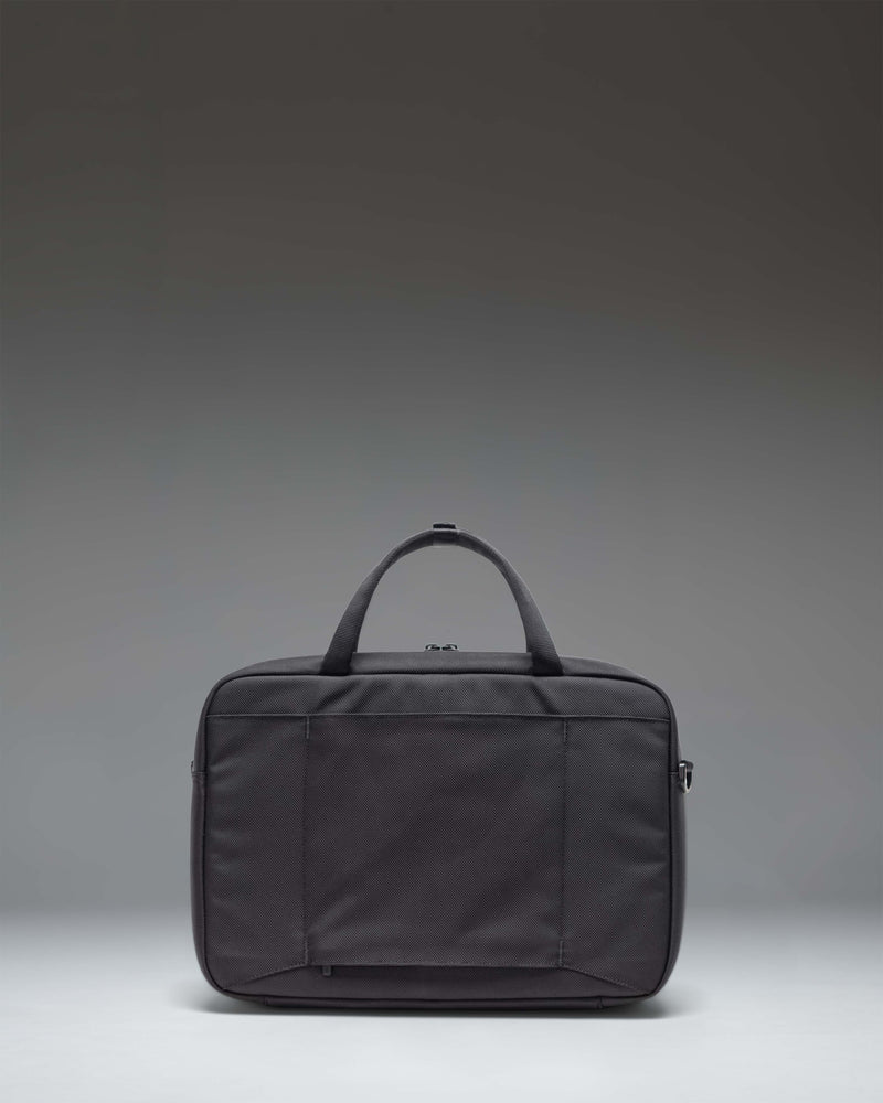 herschel-supply-gibson-messenger-tech-cordura-16-laptop-messenger-bag-with-bluet image 4