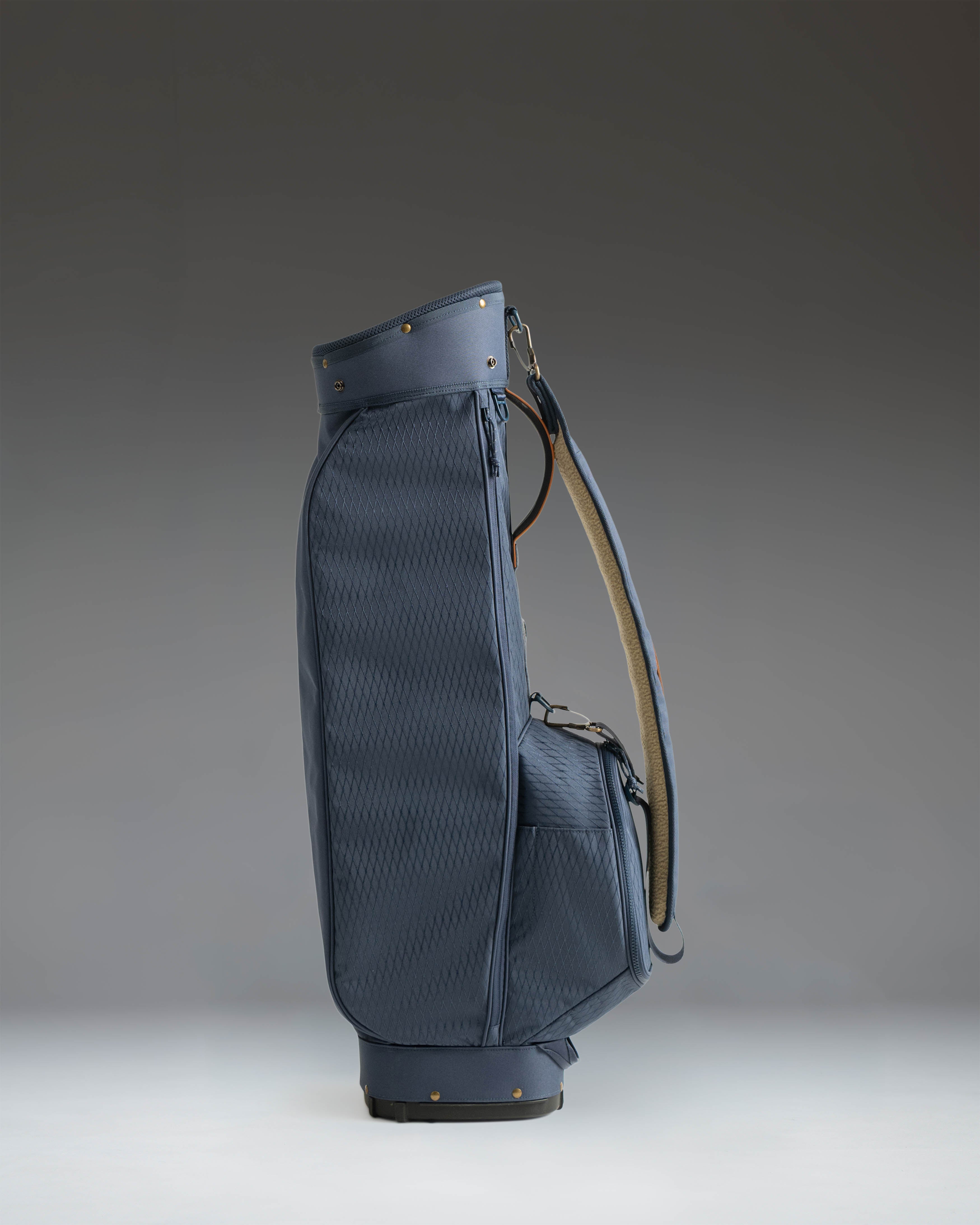 herschel-supply-watt-sunday-golf-bag-single-strap-3-way-top-multiple-pockets image 2