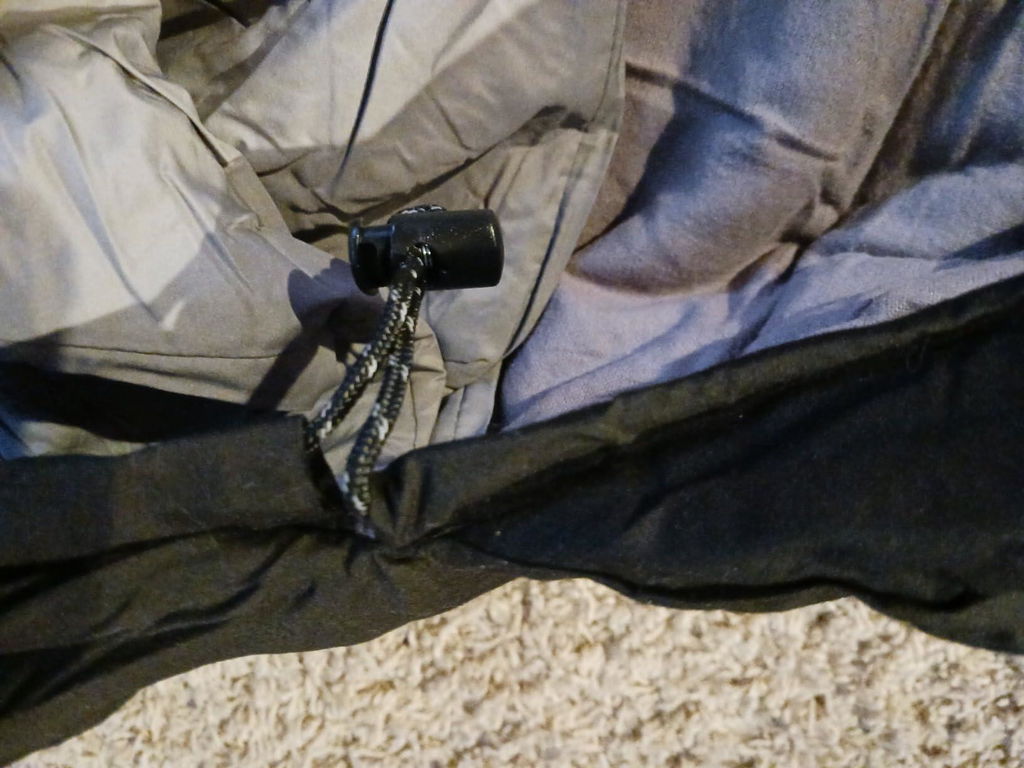 Great bag, but zipper can snag