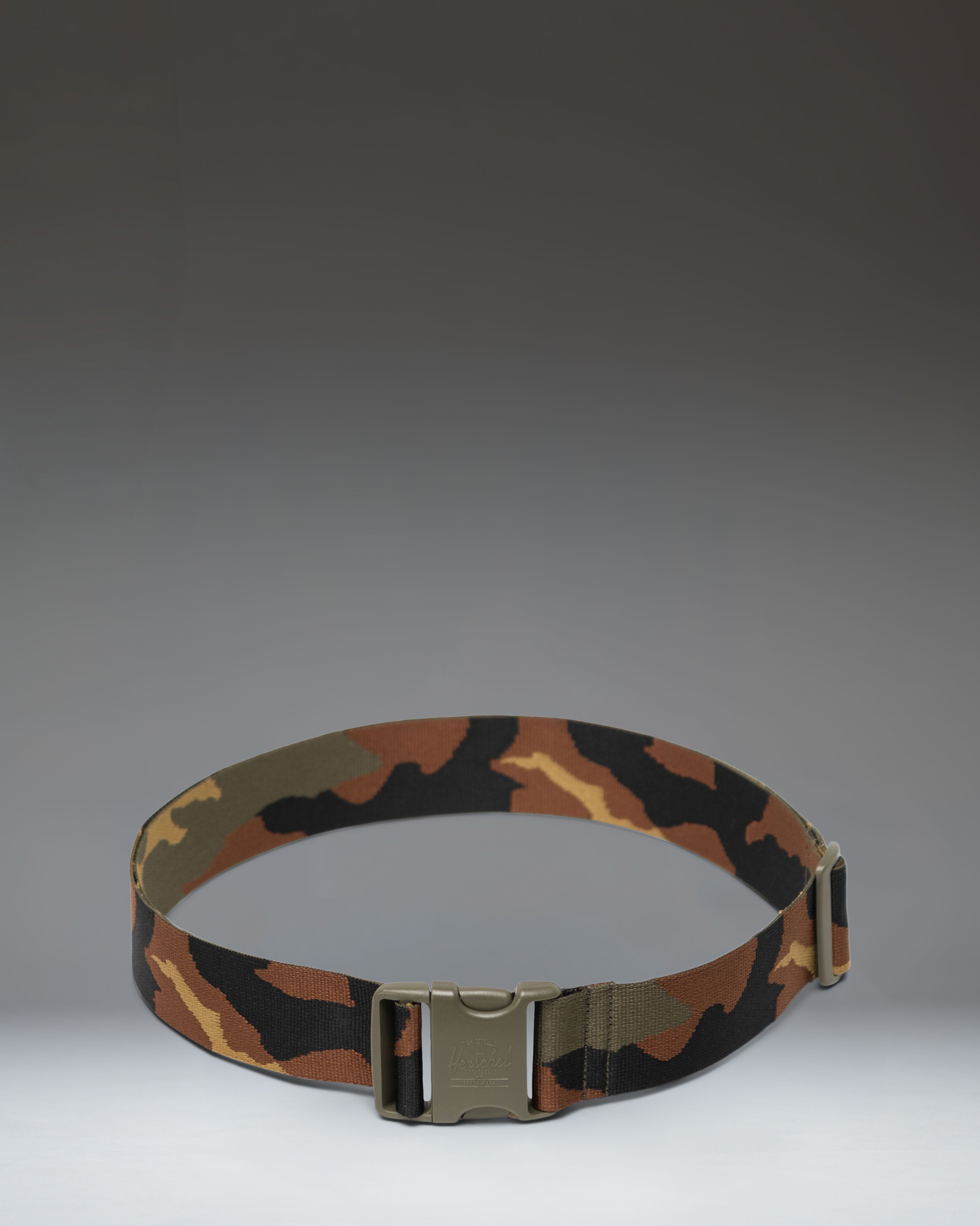 herschel-supply-luggage-belt-secure-luggage-strap-with-buckle image 4