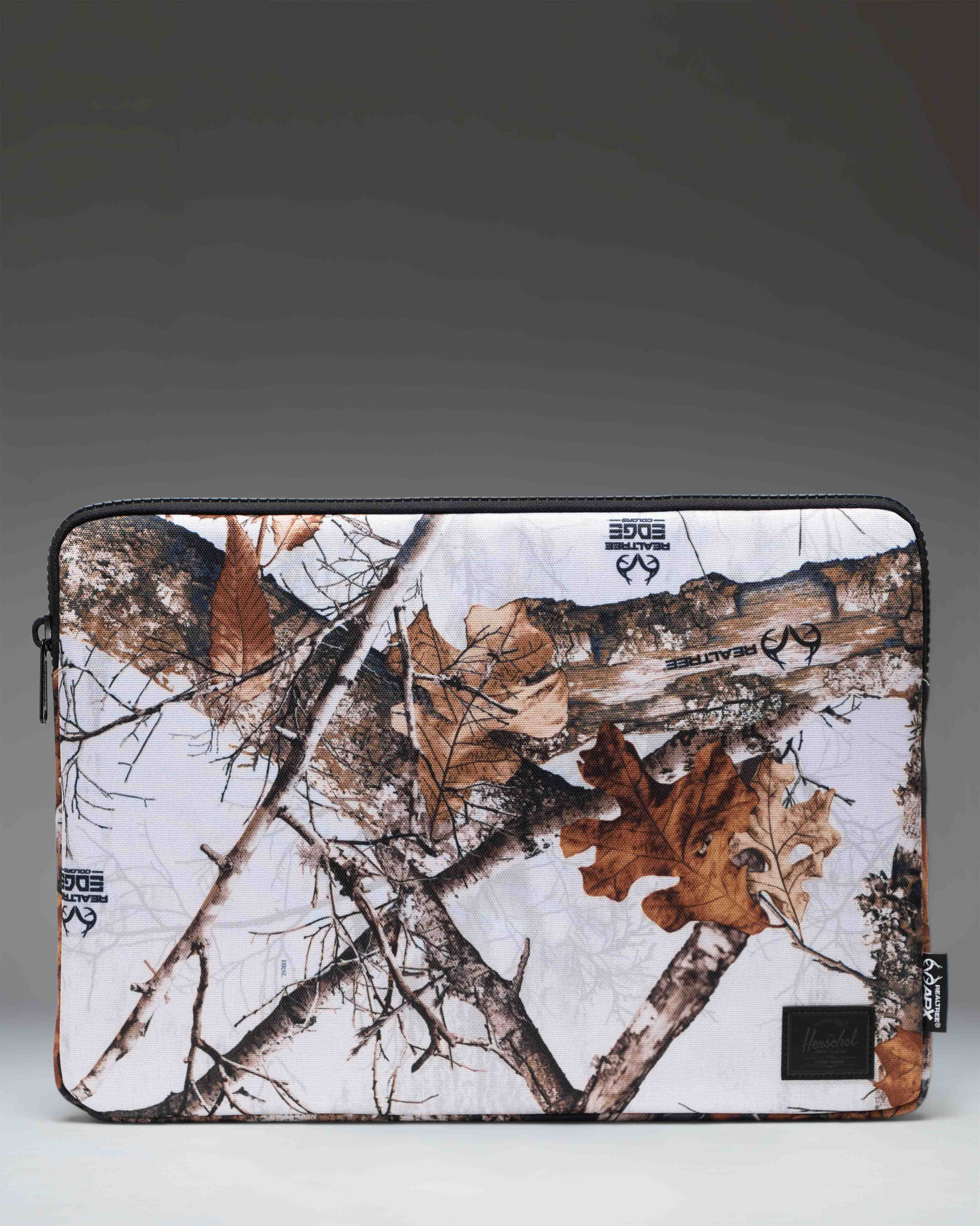 herschel-supply-realtree-anchor-15-16-inch-laptop-sleeve-fully-padded image 2